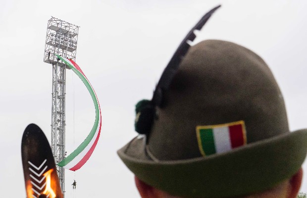 GIORNO ALPINI, STORIA DEL CAPPELLO CON LA PENNA