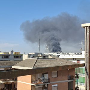 Violent explosion rocks Rome: multiple injured, panic among residents