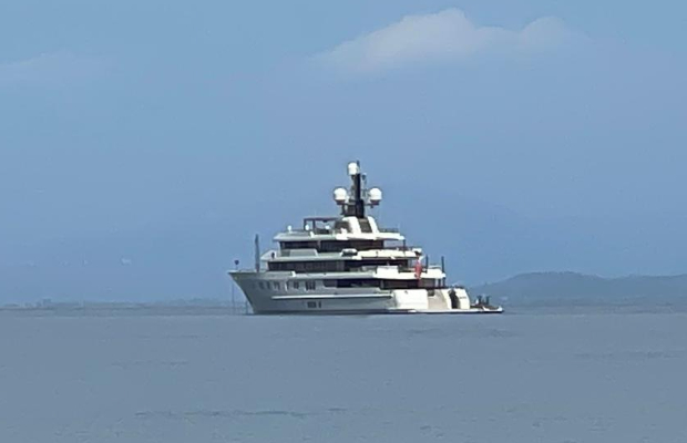 IL VAVA II DI BERTARELLI <br> AVVISTATO A PUNTA ALA