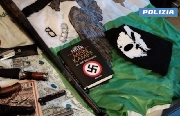 NEONAZISMO, DIGOS <BR> PERQUISISCE 14 MINORI  