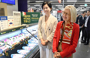 Corea del Sud, lâambasciatrice Gatto inaugura la Fiera del cibo italiano