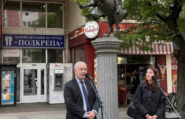 Restauro del monumento di Garibaldi a Sofia, lâAmb. Apicella a cerimonia