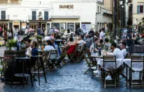 VACANZE: 1/3 DELLA SPESA DESTINATO ALLA TAVOLA