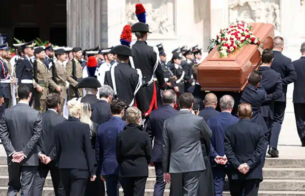 BERLUSCONI, A MILANO <BR> I FUNERALI DI STATO