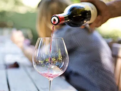VINO, AD APRILE AUMENTA L'EXPORT ITALIANO IN USA E IN CINA 