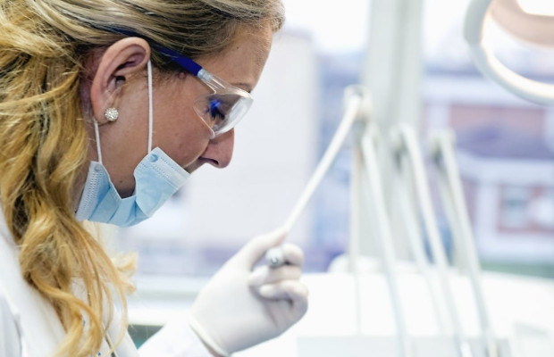 BOOM PER ODONTOIATRIA <BR> CHE RIGENERA LâOSSO 