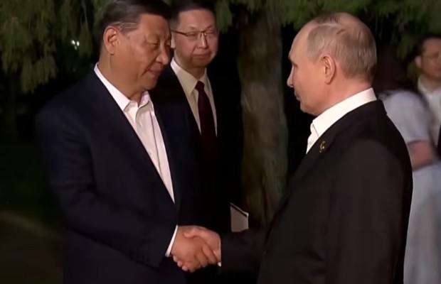 UNâOMBRA NUCLEARE <BR> SUL VERTICE DI PECHINO 
