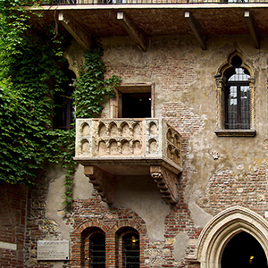 Verona reconsiders restrictions after chaos at Julietâs House