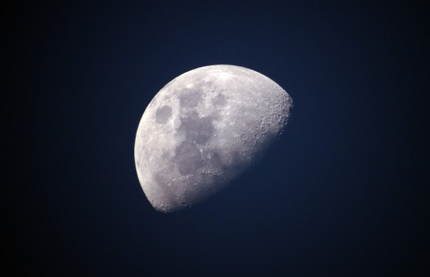 LA LUNA HA UN NUOVO<br>CRATERE DI 220 METRI