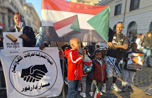 SUDAN, IL SIT-IN A ROMA  <br> AVS: FERMARE LE ARMI