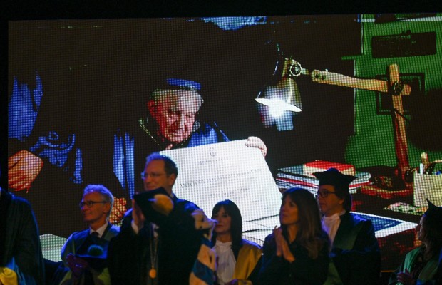 UNIVITERBO: LAUREA <BR> HONORIS A DON MAZZI