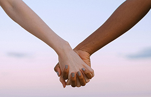 Sedici giorni di attivismo: si chiude la campagna Aics, si apre un anno di impegno