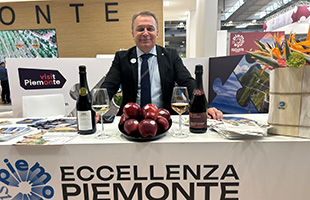Wine Travel Awards: il Piemonte proclamato âRegione vinicola dellâanno 2025â