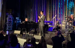 Musica: Matteo Bocelli, applausi oltreoceano <br> all'American Icon Awards