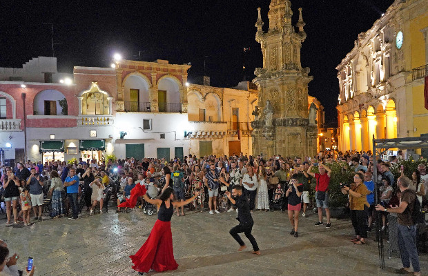 AGOSTO IN SALENTO <br> A RITMO DI TARANTA 