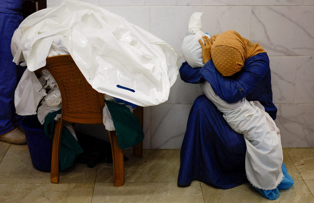 ANCORA STRAGI A GAZA <BR> âPRESTO NUOVI RAIDâ