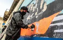 Utopia e provocazione tra Italia e Spagna: lo street artist Tvboy