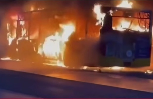 SVIZZERA, LA STRAGE <BR> DELLâAUTOBUS IN FIAMME