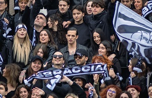 Achille Lauro infiamma Roma per il nuovo videoclip con 1.500 fan
