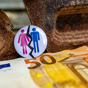 Italy introduces new pay transparency rules to tackle gender wage gap