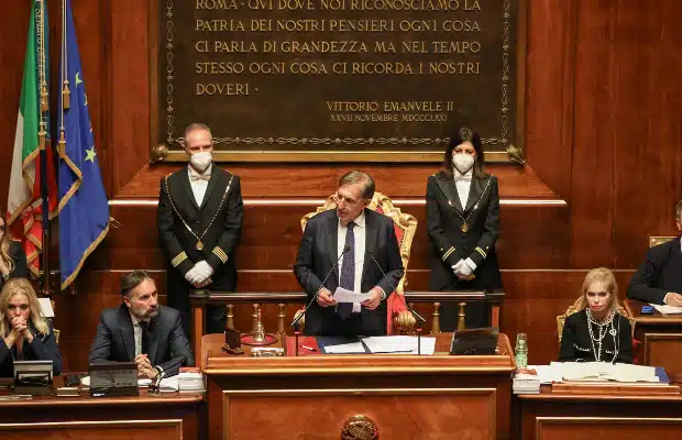 SEPARAZIONE CARRIERE <BR>  RINVIO DI 7 GIORNI 