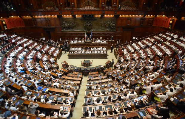 MISSIONI, DA CAMERA OK <BR> A TESTO MAGGIORANZA   