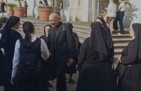 REINA: LâUOMO RISCOPRA <BR> I âGESTI DEL CUOREâ