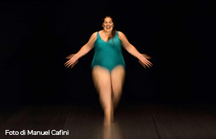 âR.osa _10 esercizi per nuovi virtuosismiâ di Silvia Gribaudi in scena al ThÃ©Ã¢tre Raymond Kabbaz