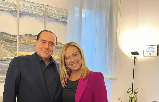 BERLUSCONI, RICORDO <Br> DIVIDE POLITICA 