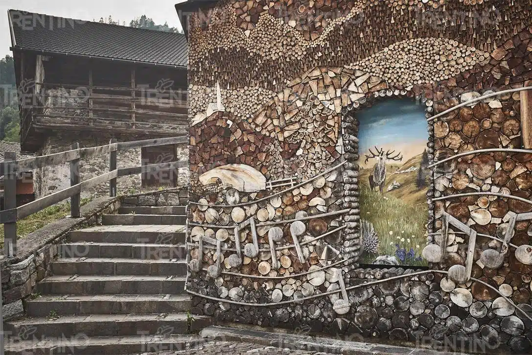 Mezzano (Trento), museo di legno e pietra a cielo aperto