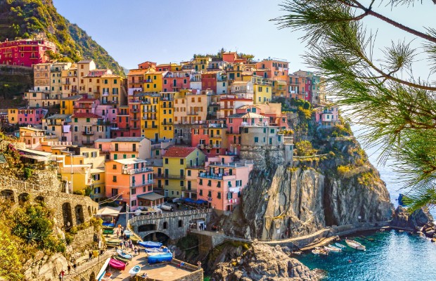 WORKATION: L'ESTATE <br> IN UFFICIO-SPIAGGIA