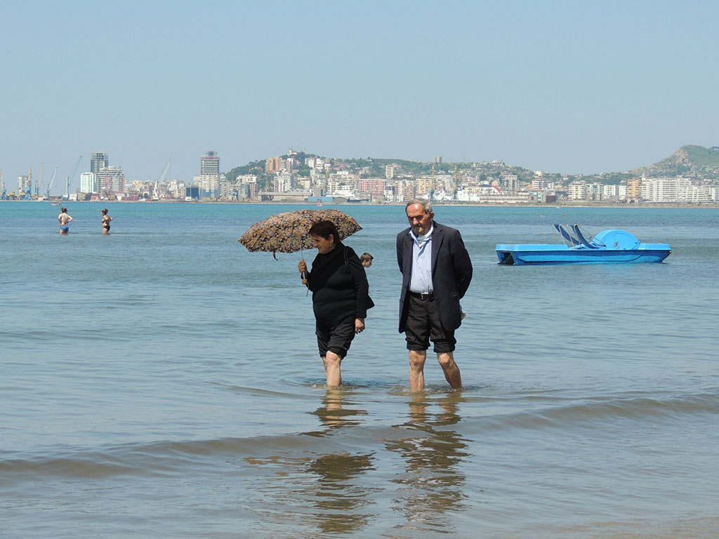 604 - Passeggiata romantica in acqua - Albania