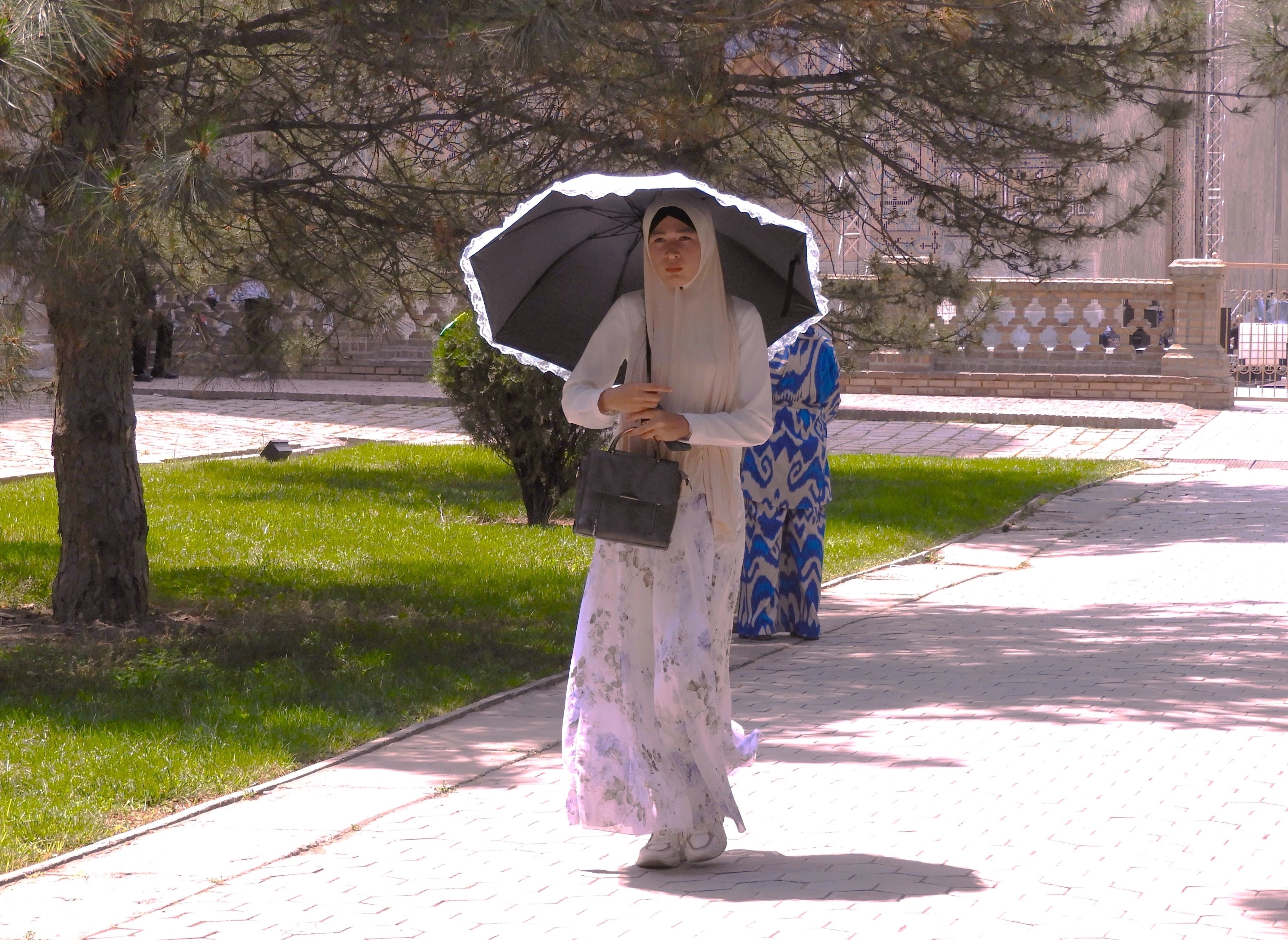 1250 - Per le strade di Samarcanda - Uzbekistan