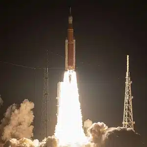 Artemis lift off: a leading role for Italy