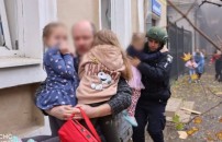 KIEV, I DRONI RUSSI <BR> COLPISCONO UN ASILO