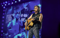 LIGABUE: DA OGGI <BR> IL NUOVO SINGOLO 