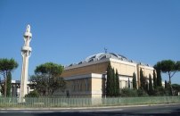 ROMA, UN NUOVO BUS <br>PER COLLEGARE LA GRANDE <br>MOSCHEA ALLA METRO