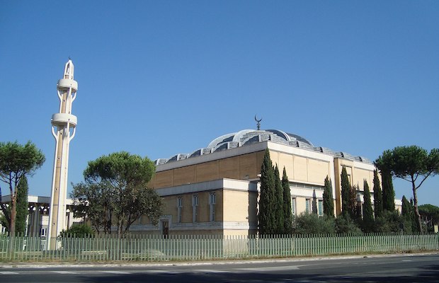 ROMA, UN NUOVO BUS <br>PER COLLEGARE LA GRANDE <br>MOSCHEA ALLA METRO