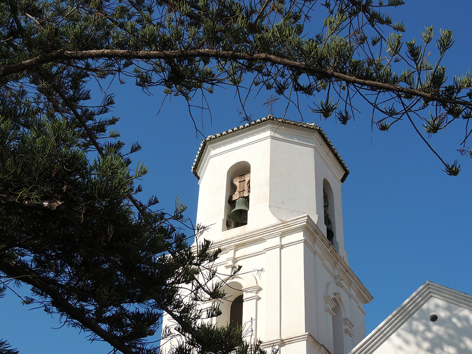 948 - Campanile nella piazza di Nerja - Spagna