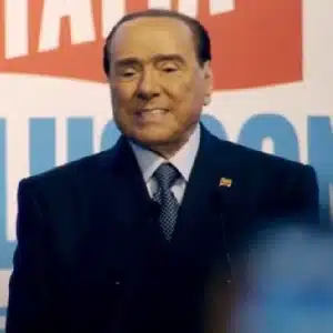 Silvio Berlusconi hospitalized in intensive care at San Raffaele in Milan for a suspected pneumonia