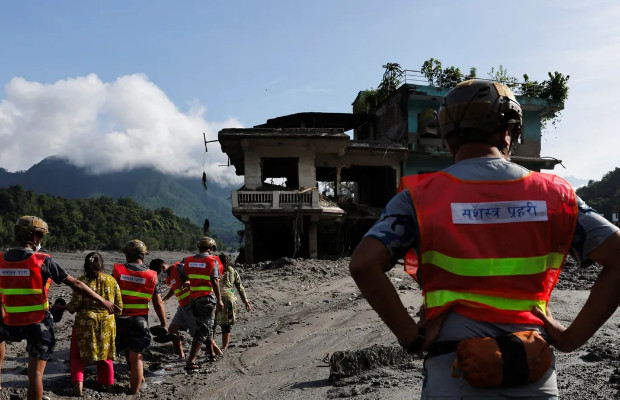 INONDAZIONI NEPAL <br> TRATTA E VIOLENZA  