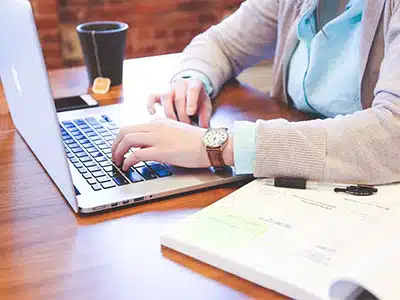 L'USO DI INTERNET RIDUCE LA CAPACITÃ DI APPRENDIMENTO DEGLI STUDENTI UNIVERSITARI