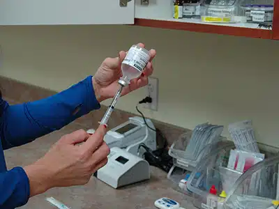 IMMUNITÃ DI GREGGE VICINA? PIÃ PROFICUO DEVOLVERE I VACCINI ALLâESTERO 