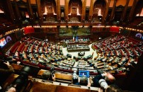 Molto Governo <br> poco Parlamento