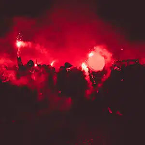 Napoli-Eintracht: guerrilla warfare in the city among fans