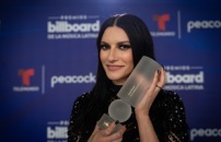 Laura Pausini prima artista italiana a ricevere il Billboard Icon Award