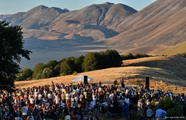 UMBRIA, SE LA MUSICA <br> INCONTRA LA NATURA