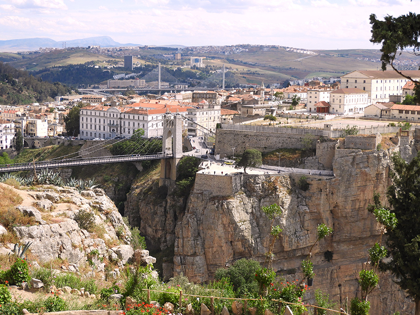 1111 - Ponte di Sidi M'Cid sullo sperone roccioso della cittÃ  di Costantina