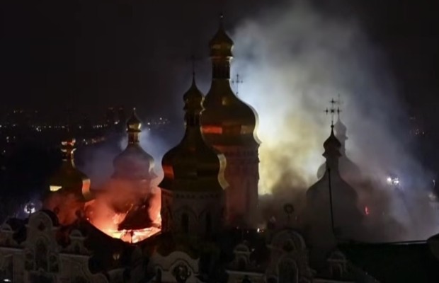CATTEDRALE IN FIAMME <BR> LO SDEGNO DEL MONDO