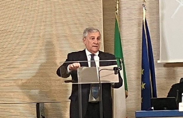 TAJANI: MATERIE PRIME <BR> SONO NODO CRUCIALE